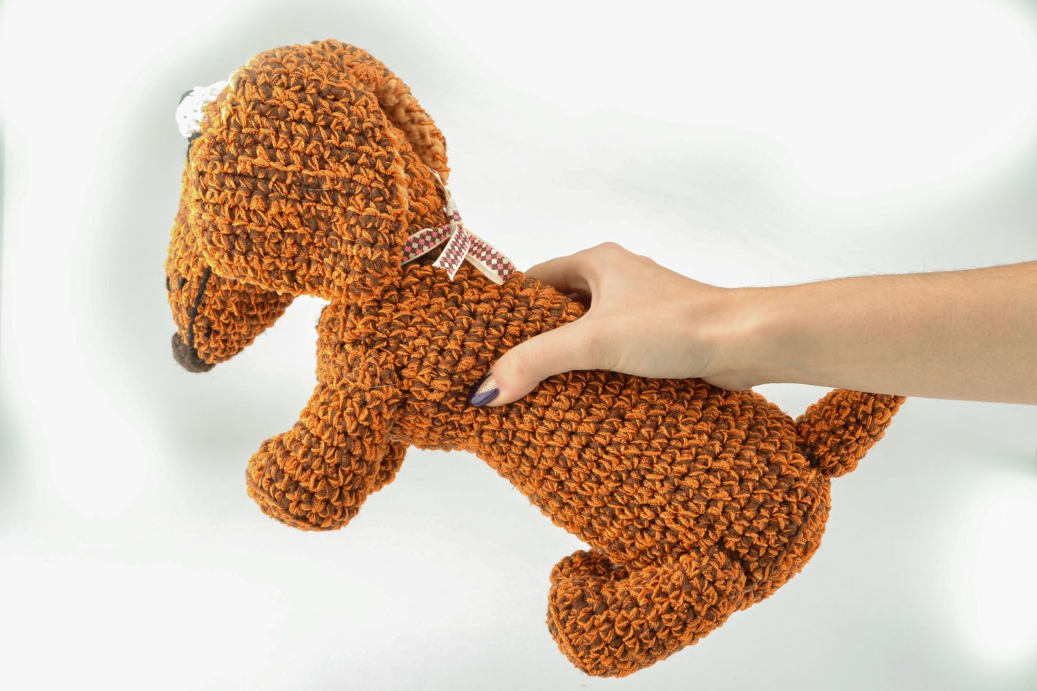 Brinquedo de malha tricotado com gancho Basset hound foto 4