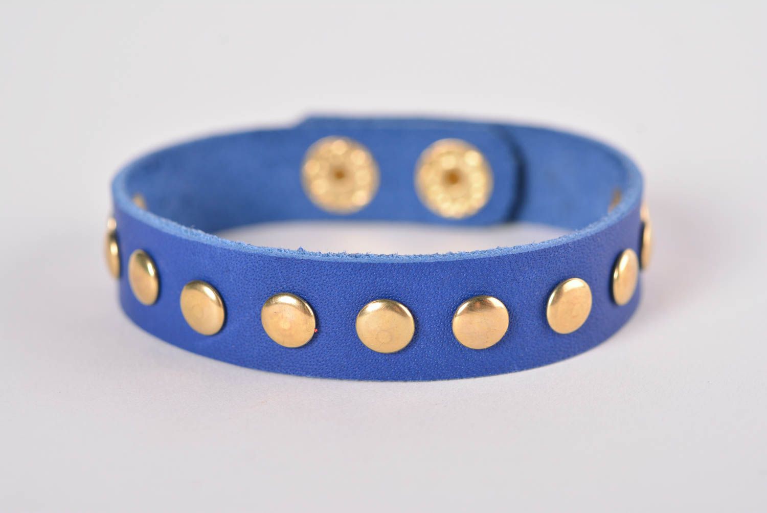 Bracelet en cuir bleu fait main Bijoux originaux Accessoire pour femme photo 1