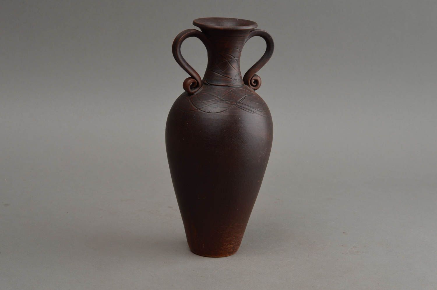 Keramische dekorative Vase aus Ton für Blumen mit zwei Henkeln handmade grell foto 7