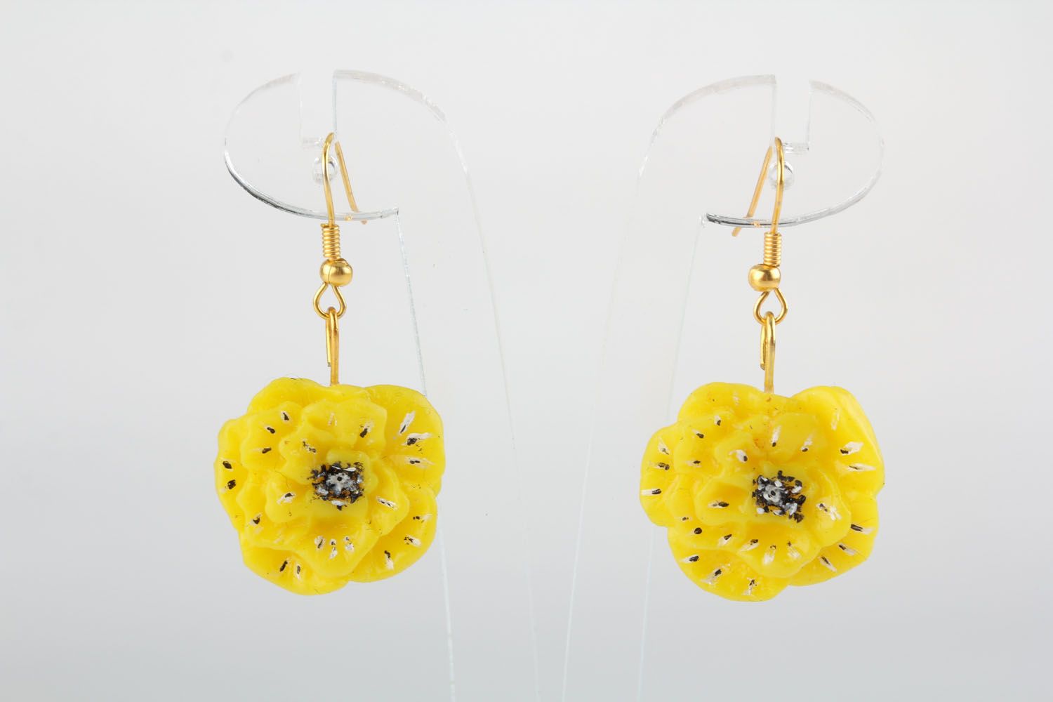 Ohrringe aus Polymerton gelbe Mohnblume foto 1