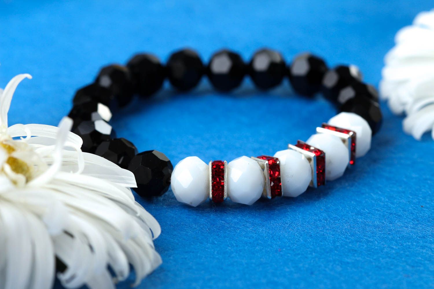 Bracelet de créateur Bijou fait main élégant design noir blanc Cadeau femme photo 1