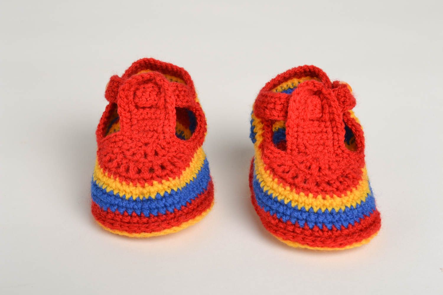 Chaussons bébé fait main Nu-pieds enfant Chaussures bébé fille rouges tricot photo 2