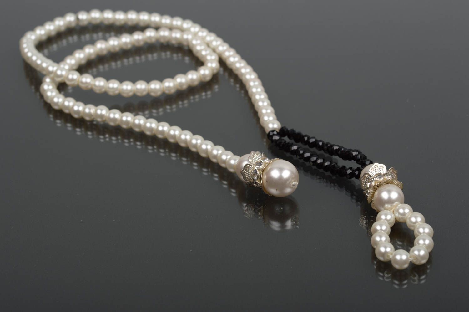 Sautoir fait main Collier en perles nacrées Accessoire femme original design photo 1