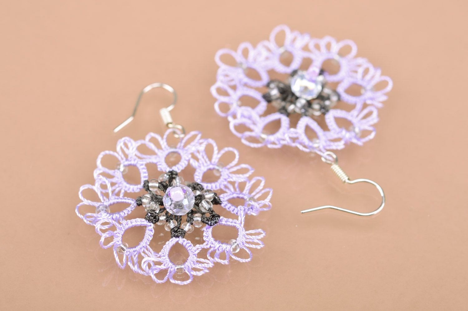Gentle lilac handmade woven tatting earrings with beads photo 2