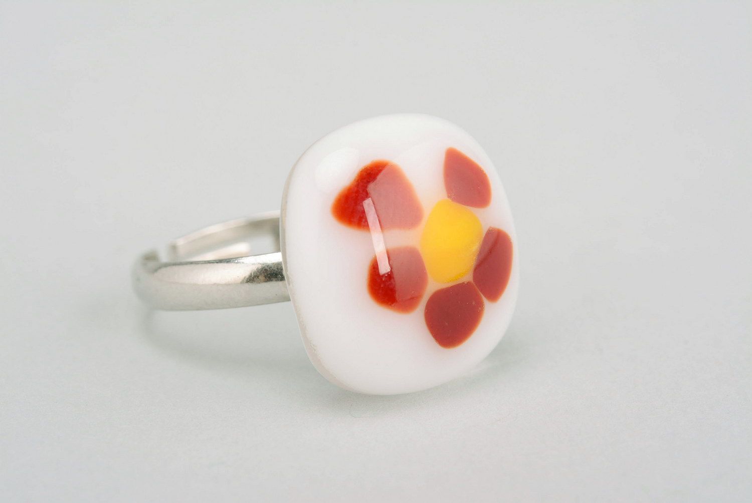 Ring of fusing glass Flower photo 1
