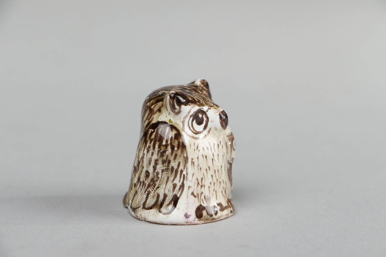 Dedal de cerâmica em forma de uma coruja foto 2