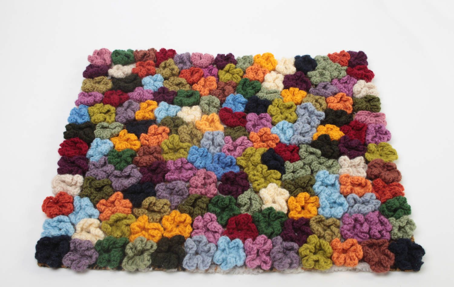 Tapis tricot fait main Accessoire design Déco maison au crochet multicolore photo 2