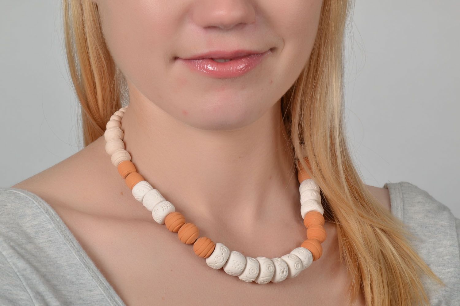 Clay bead necklace in ethnic style photo 2