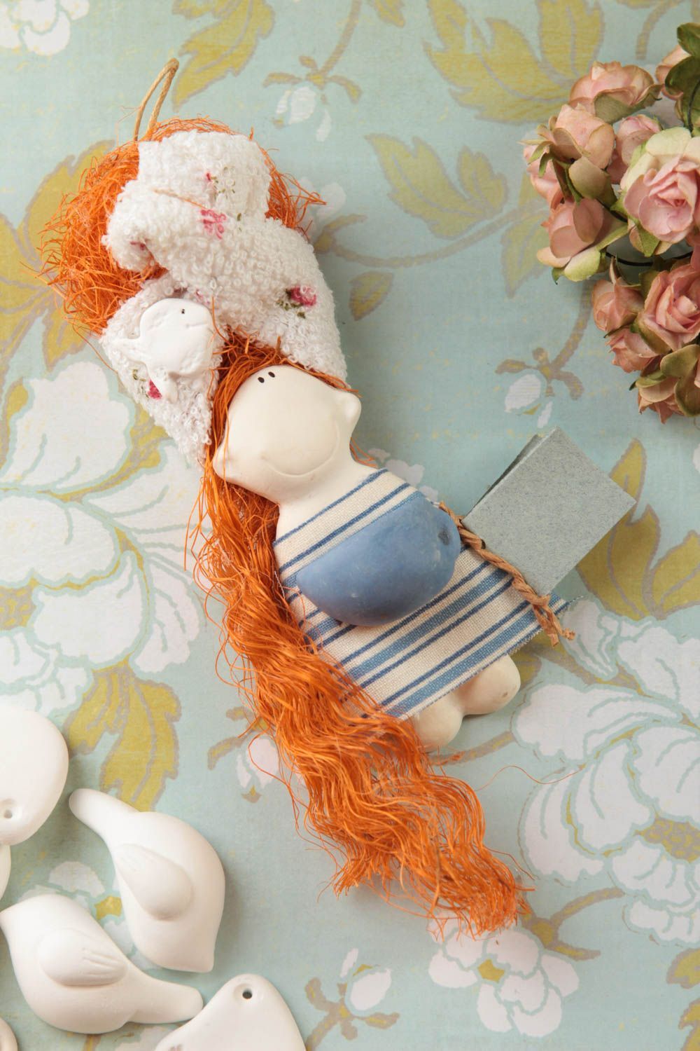 Handmade Künstler Puppe Deko zum Hängen ausgefallenes Geschenk mit roten Haaren foto 1