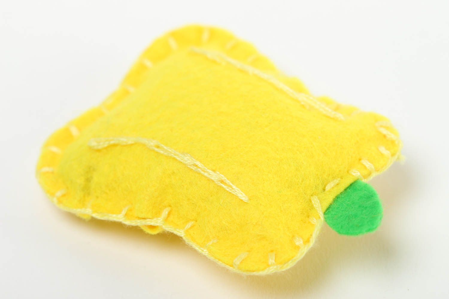 Magnet frigo fait main Aimant original poivron jaune en feutre Décoration frigo photo 3