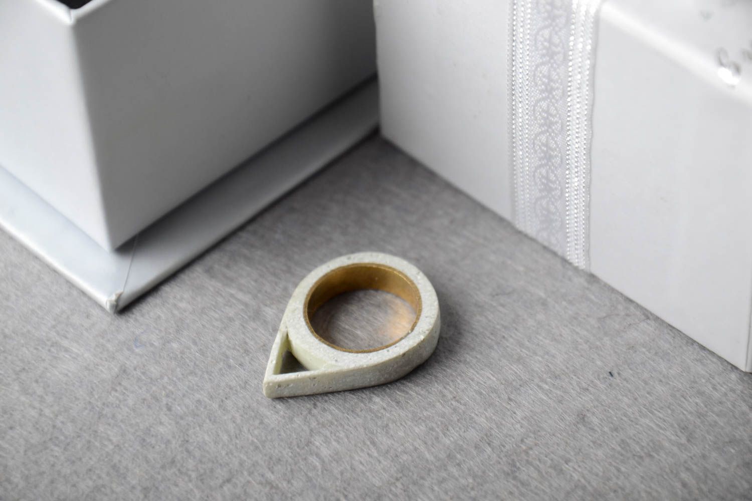 Стильное кольцо ручной работы массивное украшение женское кольцо бетонное фото 1