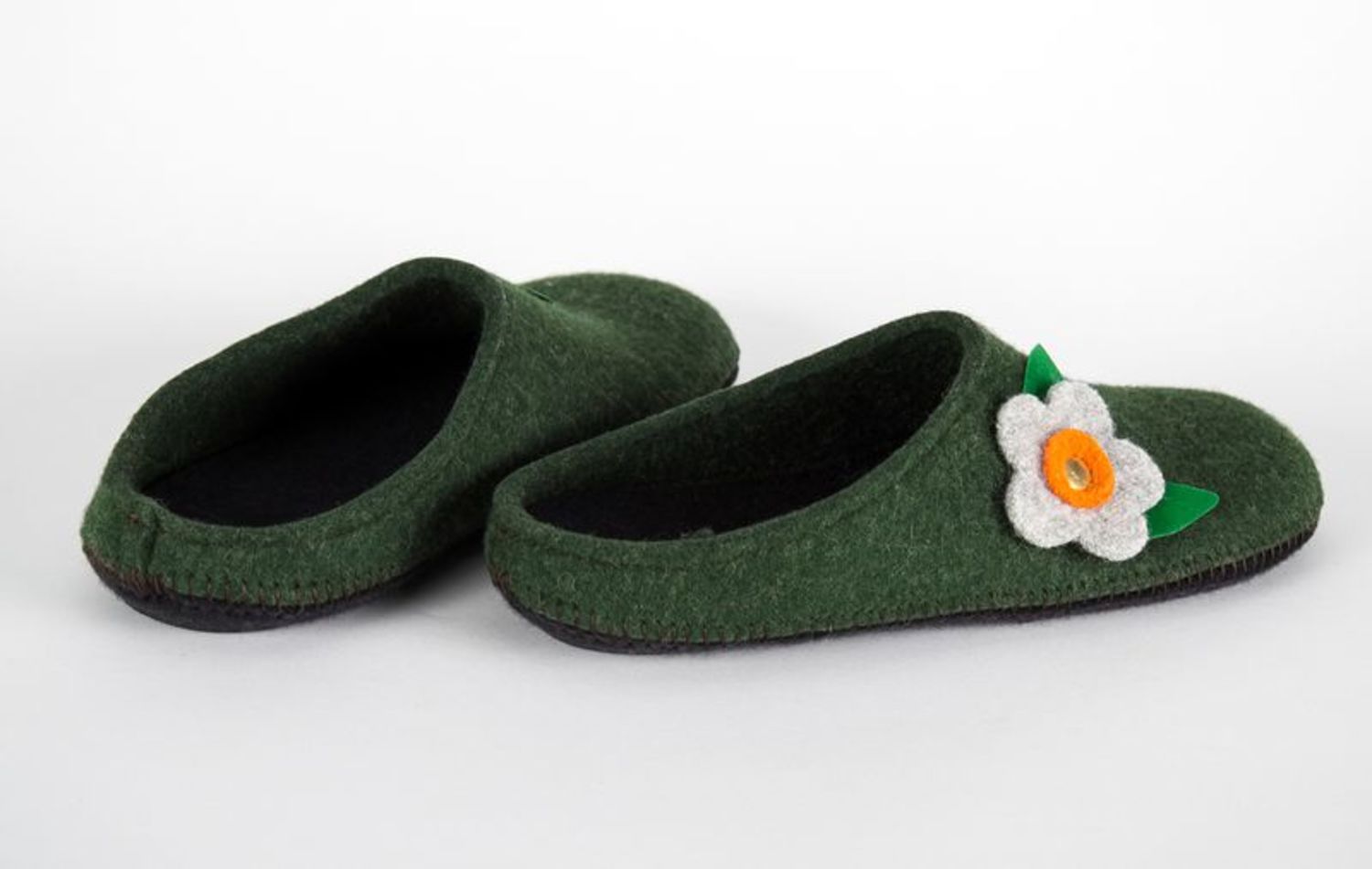 Women's clogs made of 100 felt of green color photo 5