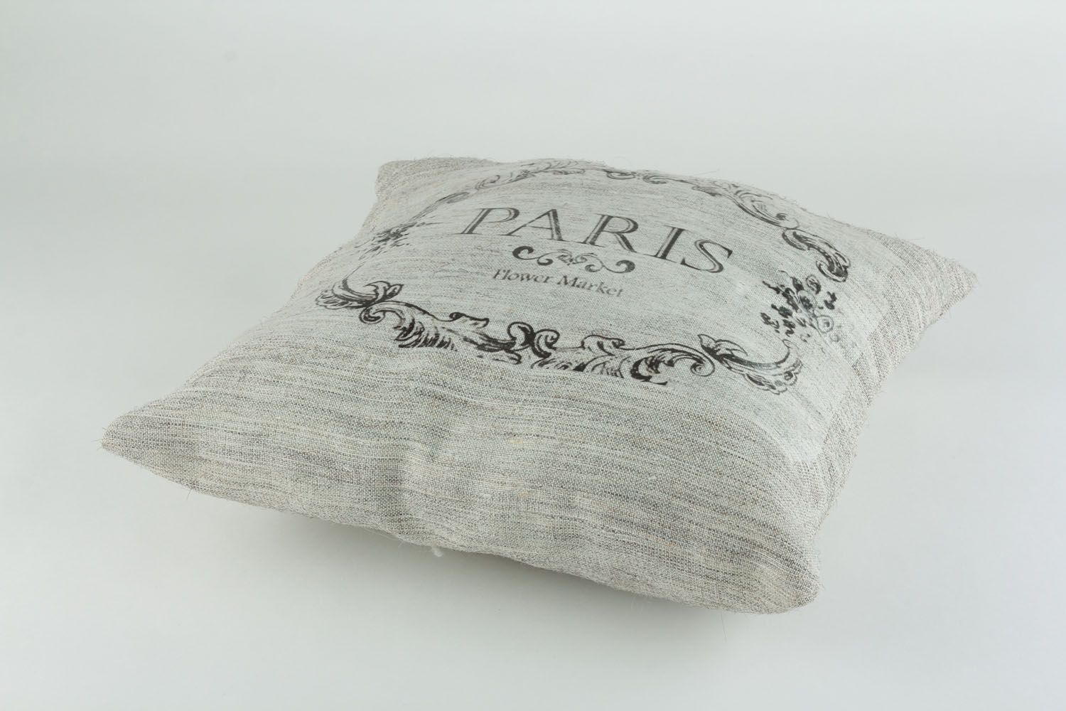 Coussin pour canapé en tissu naturel zippé fait main gris original Paris photo 2