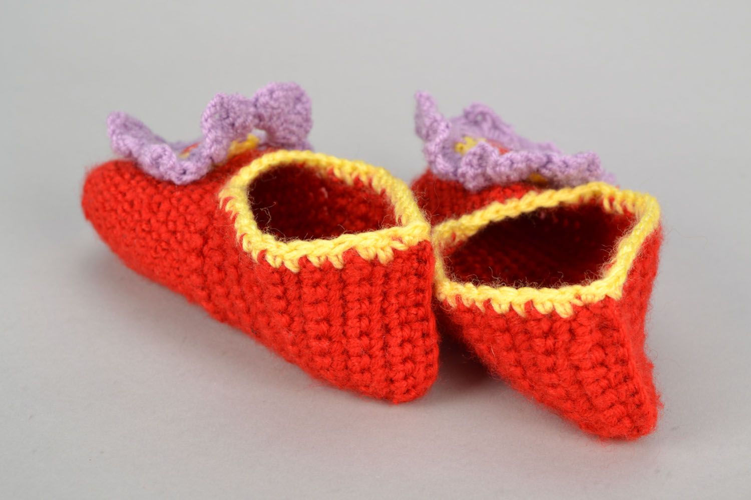 Pantofole di lana da bambine fatte a mano scarpe per casa in colore vivace foto 4