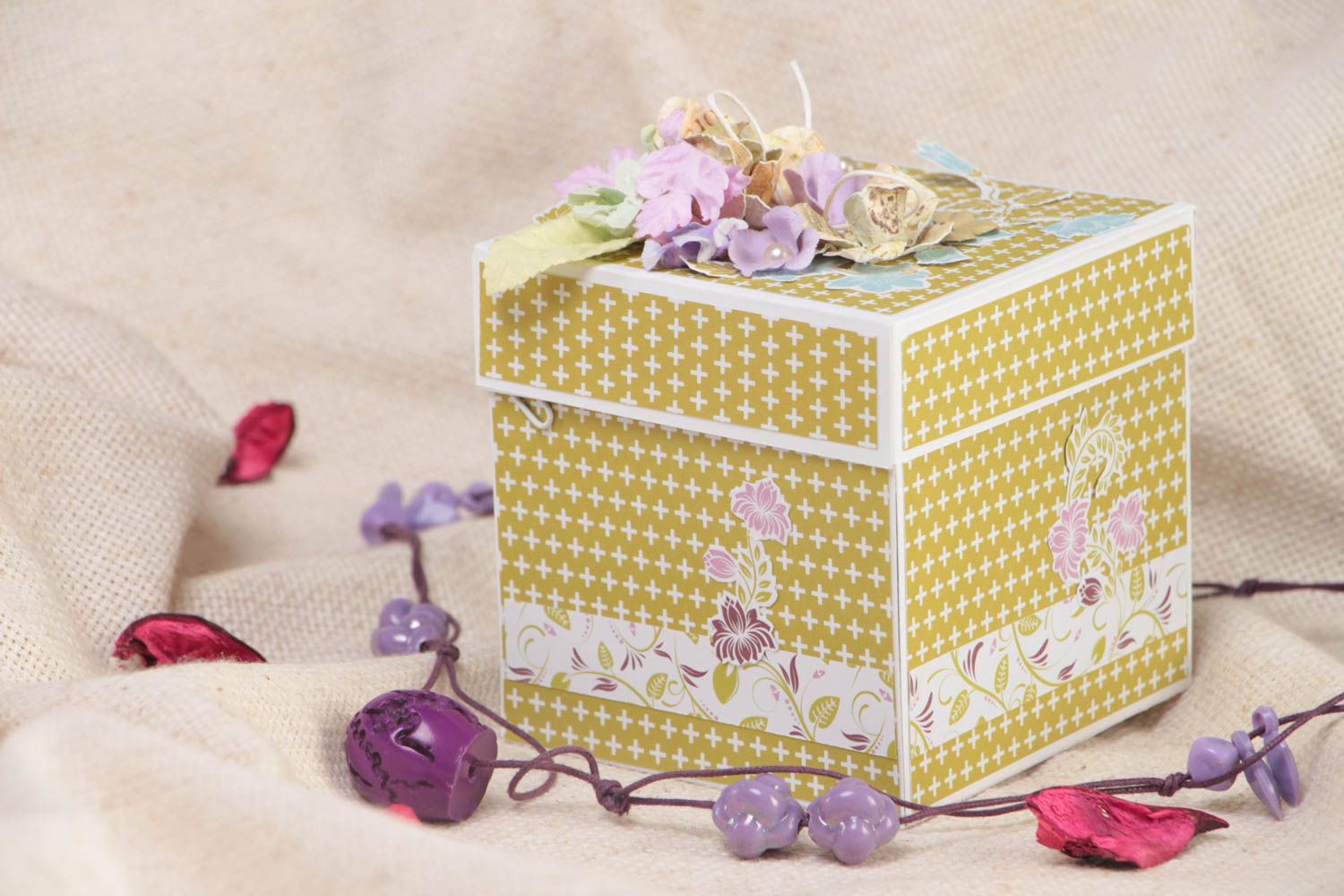 Handmade Erinnerungsbox mit Deckel bunt mit Blumen originell schön Scrapbooking  foto 1