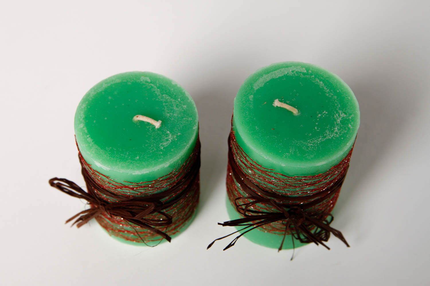 Set of two green gift pillar essential oil candles for home décor 3,54 inches 0,93 lb photo 4