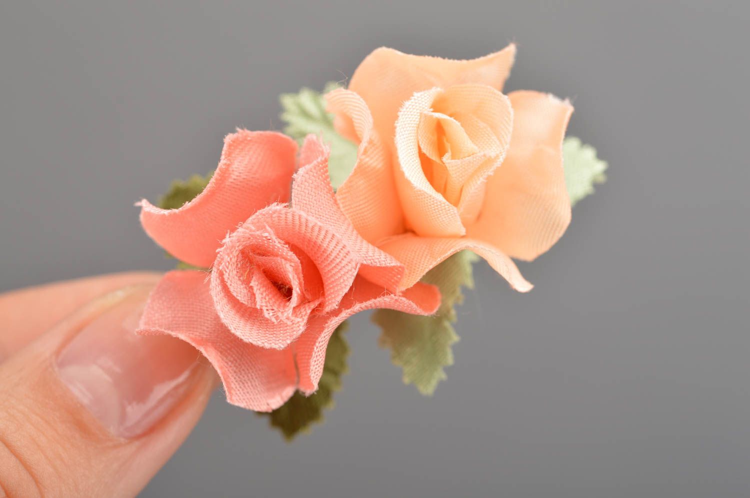 Tender hair clip made of artificial flowers for kids Cream colored roses photo 3