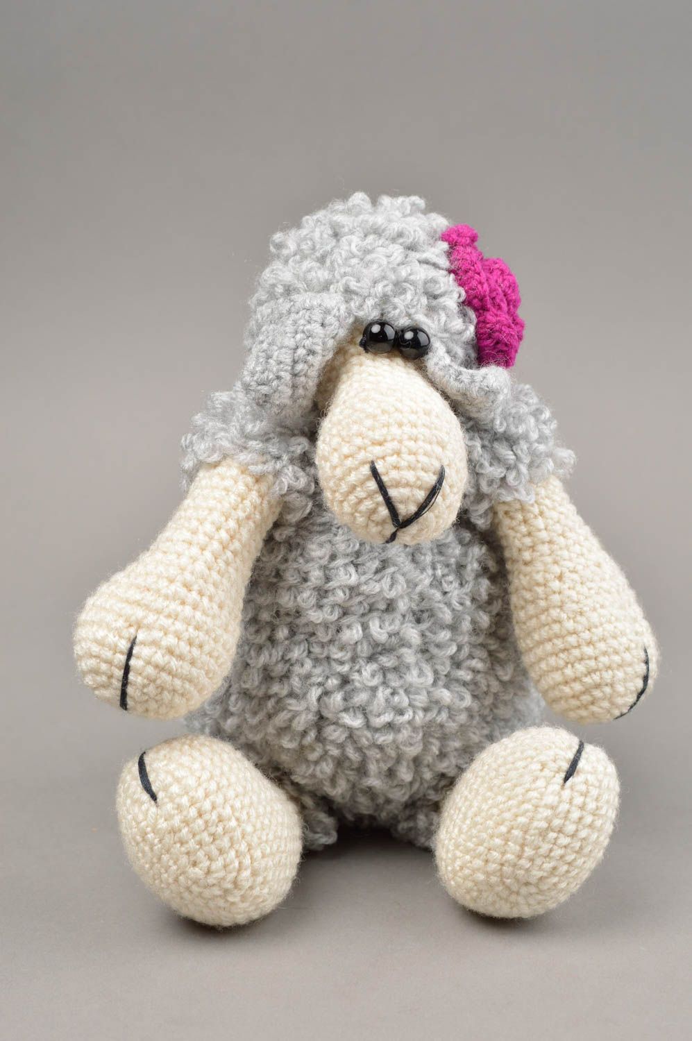 Peluche brebis tricotée au crochet grise belle originale faite main pour enfant photo 2