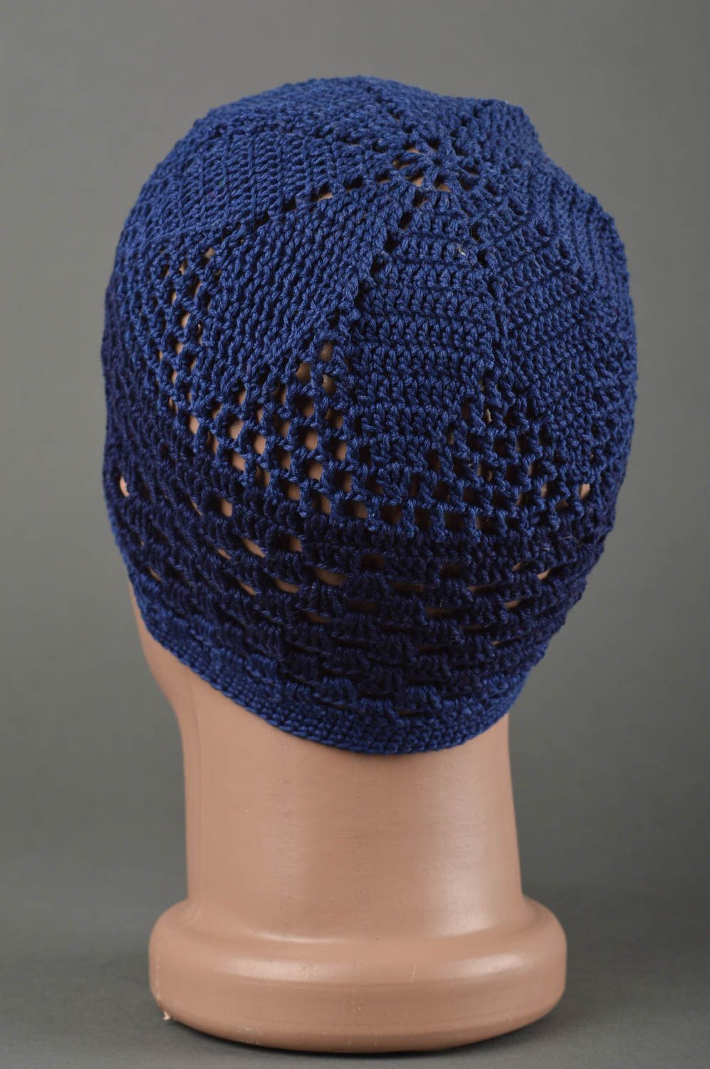 Bonnet tricot fait main Chapeau au crochet bleu foncé léger Vêtement enfant photo 2