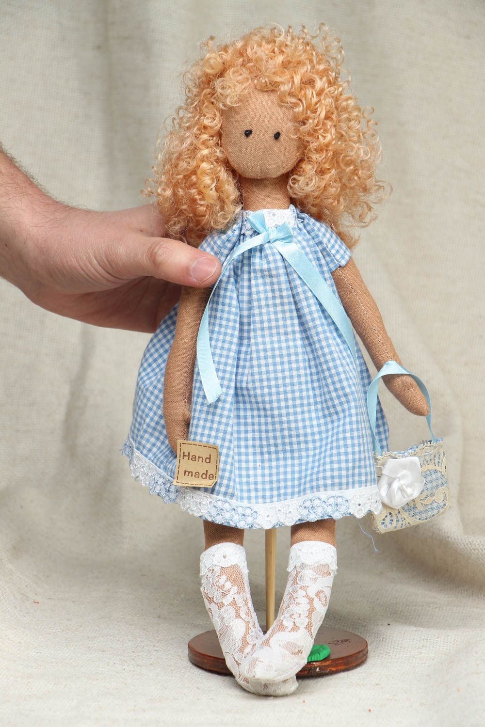 Авторская кукла в голубом платье фото 4