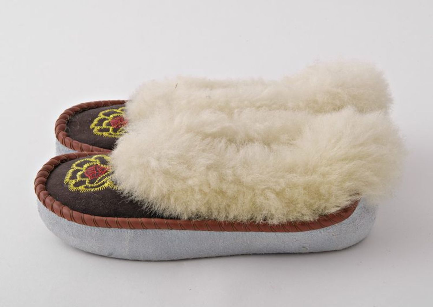 Women's slippers made ​​of lambskin photo 5