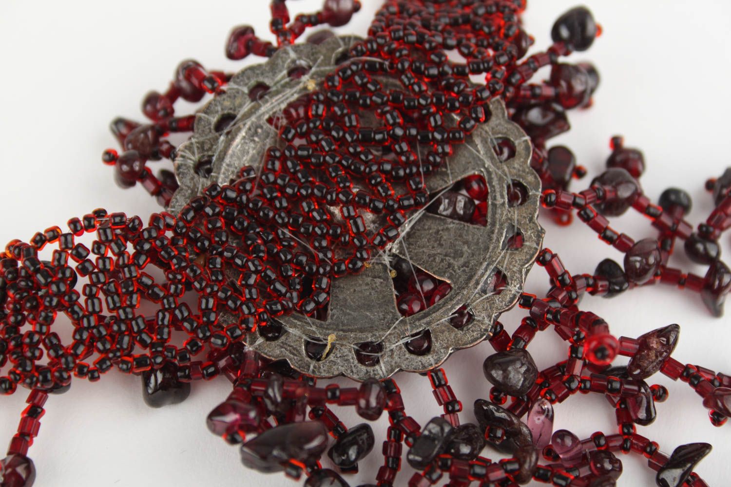 Колье из бисера украшение ручной работы бордовое широкое ожерелье из бисера фото 5