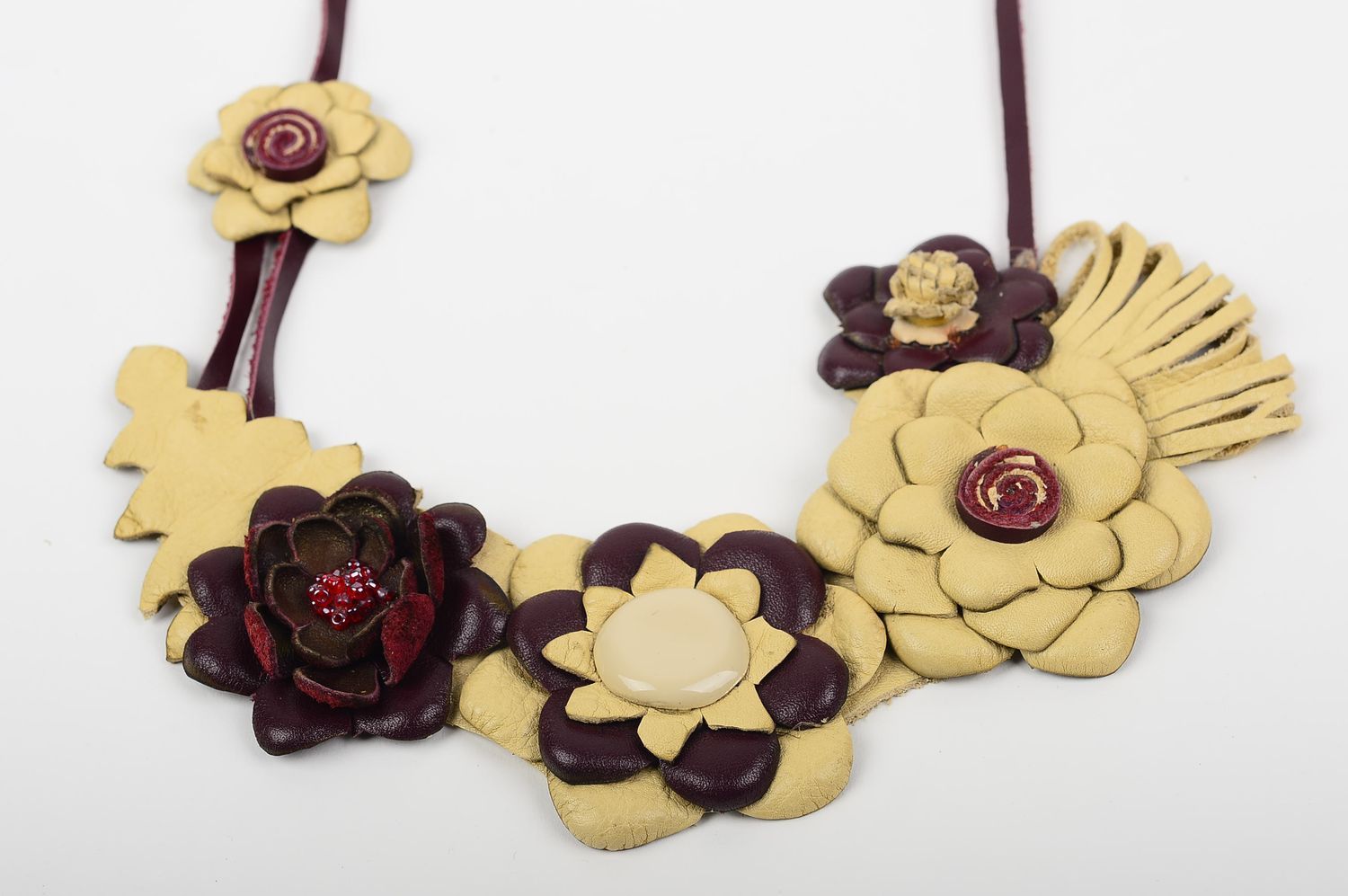 Collar original con flores de color beige bisutería artesanal regalo para mujer foto 3