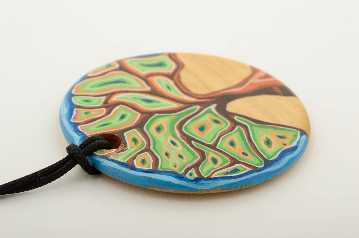 Украшение на шею кулон ручной работы авторский аксессуар из дерева с росписью фото 4