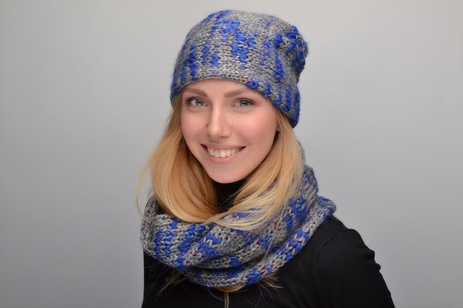 Gray and blue warm collar scarf photo 1
