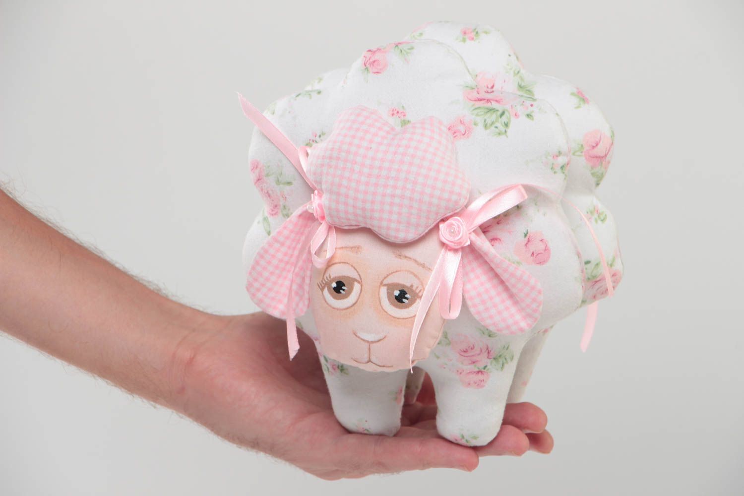 Мягкая игрушка овечка из ткани ручной работы авторская красивая для детей фото 5