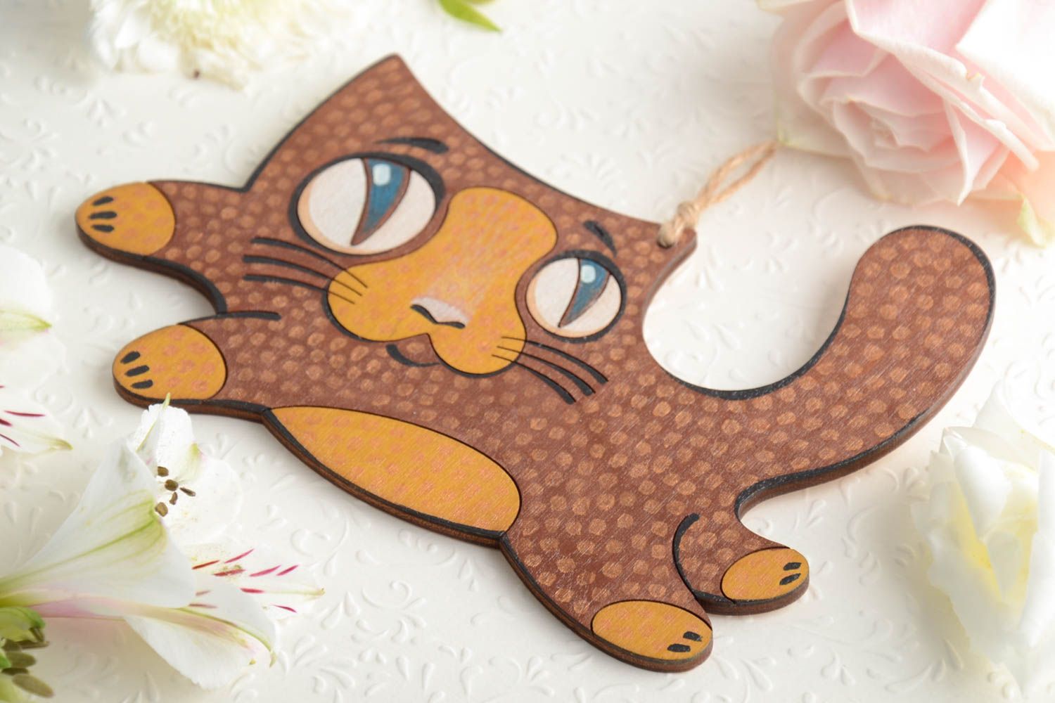 Handmade decorative small plywood wall hanging painted with acrylics brown cat photo 1