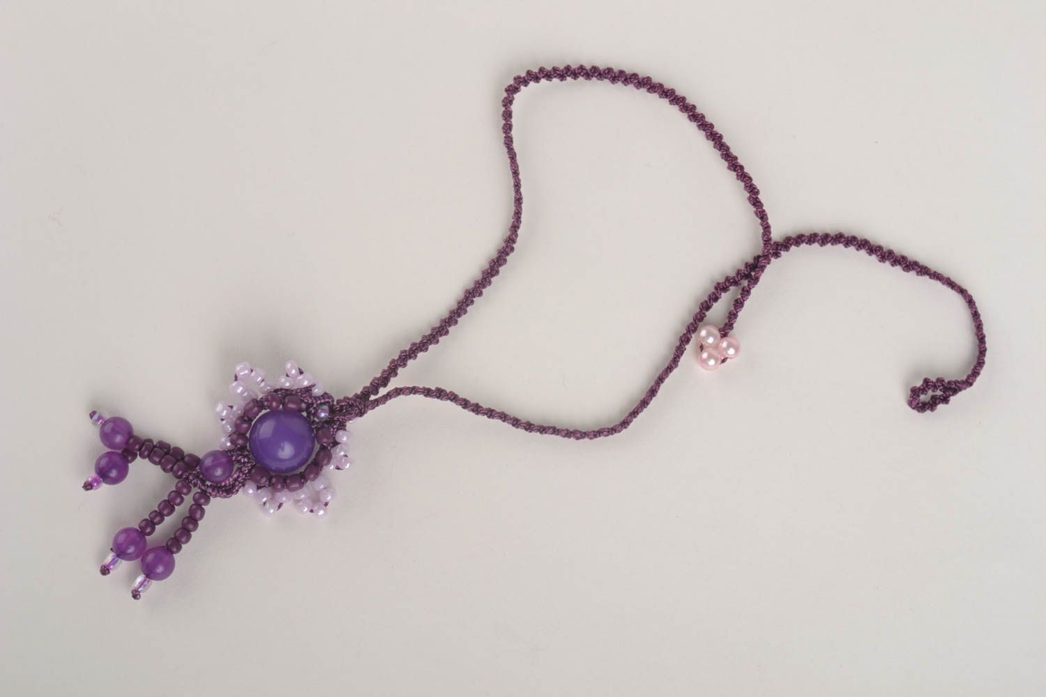 Pendentif en perles de rocaille Bijou fait main macramé violet Cadeau femme photo 2
