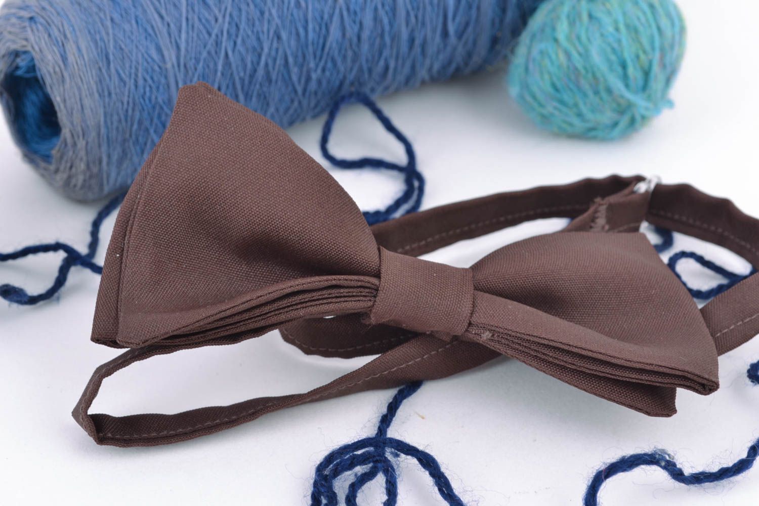 Brown fabric bow tie photo 1