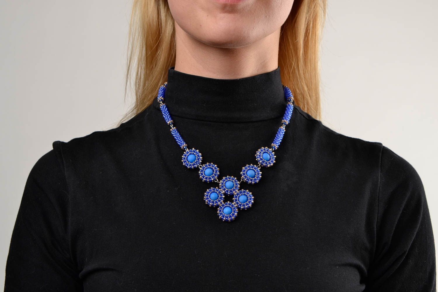 Collier perles rocaille Bijou fait main Accessoire femme bleu original beau photo 2