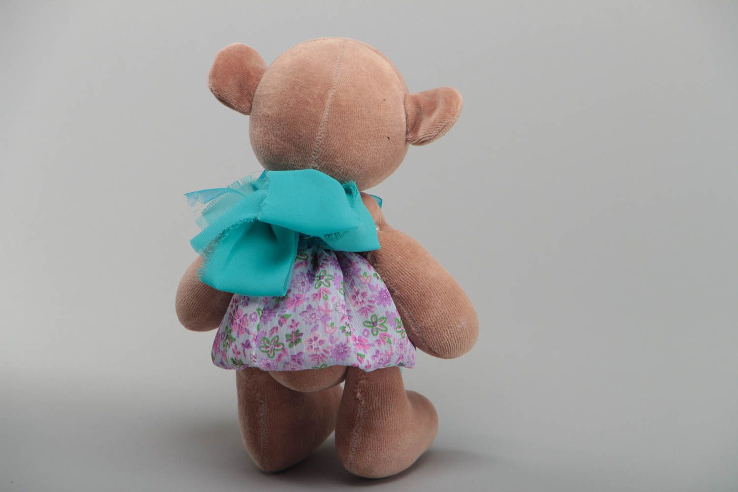 Мягкая игрушка ручной работы в виде мишки в платье небольшая красивая хэнд мейд фото 4
