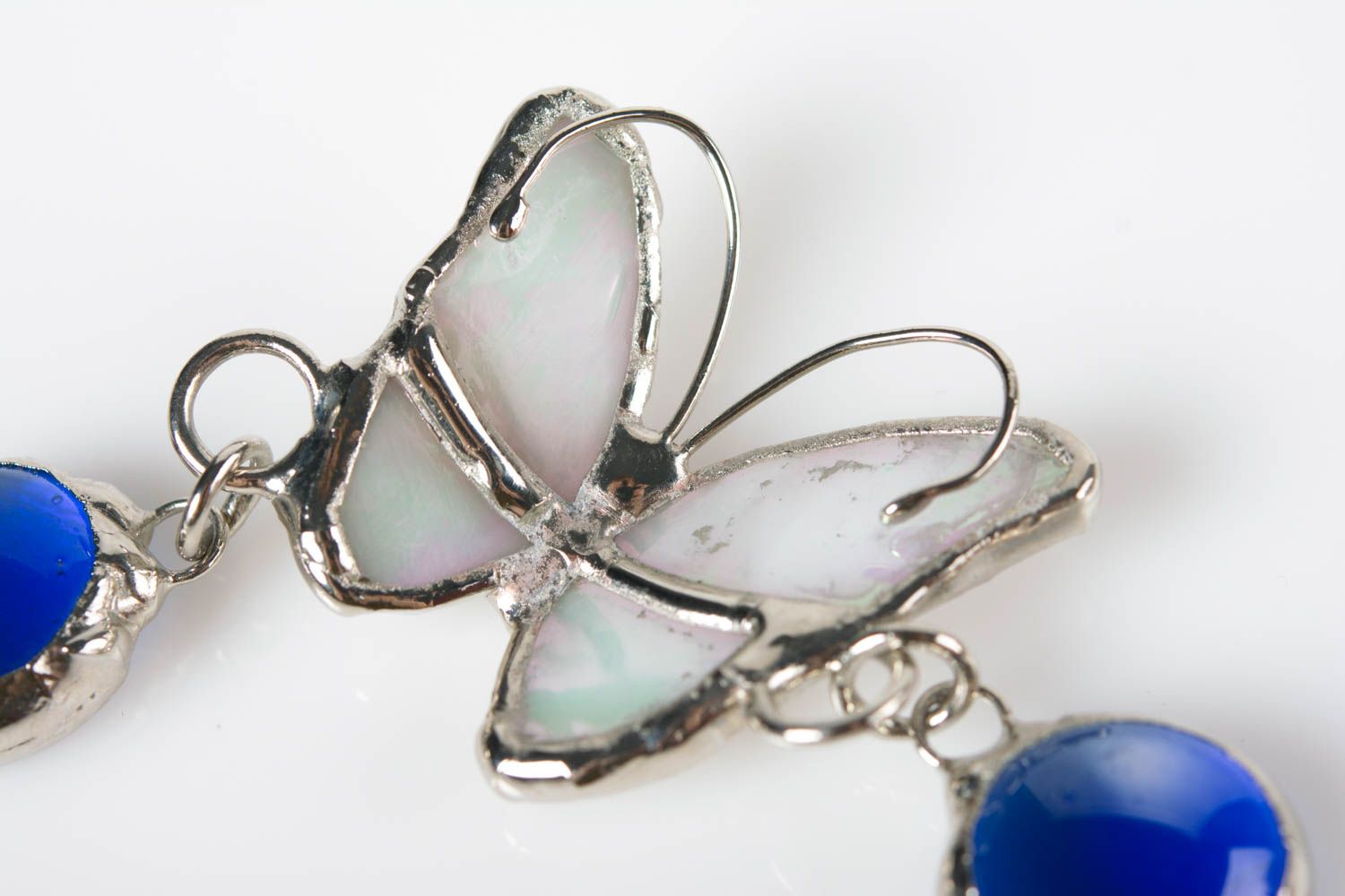 Pulsera original de vidrio y metal hecha a mano azul con mariposa hermosa foto 2
