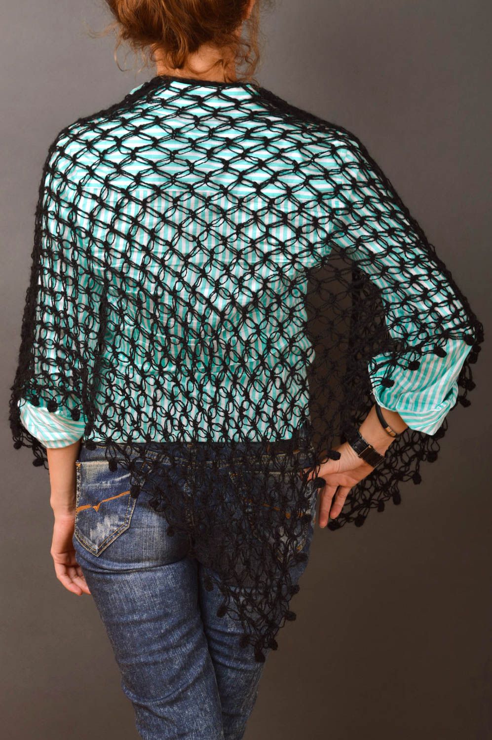 Châle femme faite main Écharpe tricotée bleu ciel Accessoire pour femme design photo 5
