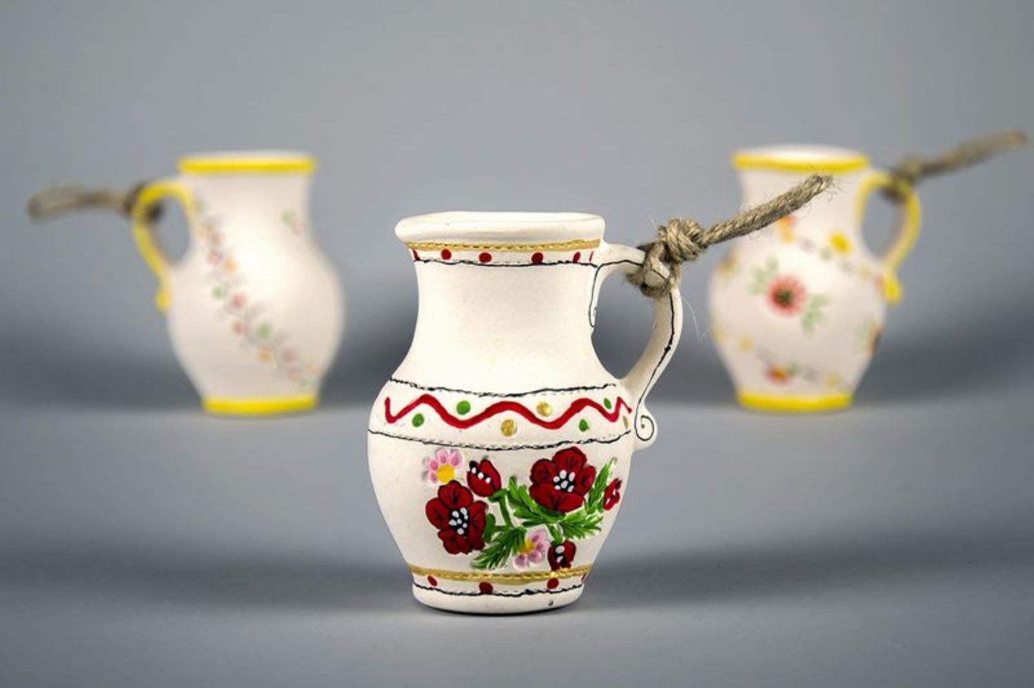 White clay decorative jug on a rope with floral décor 0,21 lb photo 3