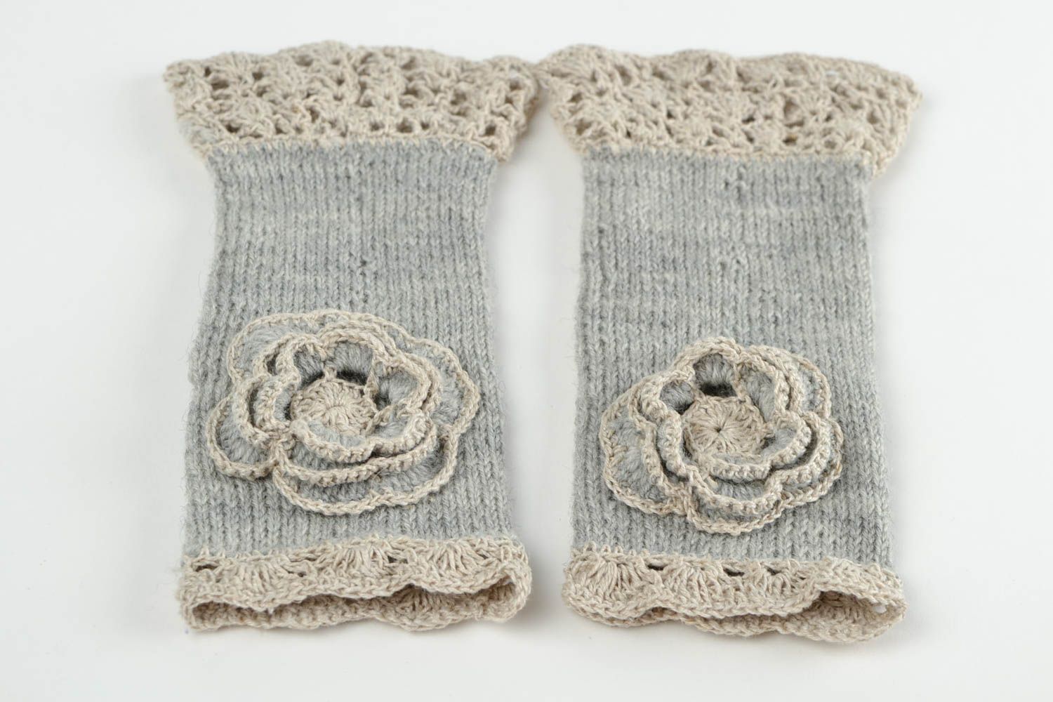 Mitaines tricot faites Gantes mitaines Accessoire femme gris crochet ajourées photo 4