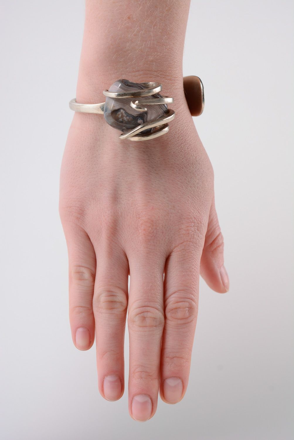Bracelet en cupronickel métallique en fourchette avec pierre naturelle fait main photo 3