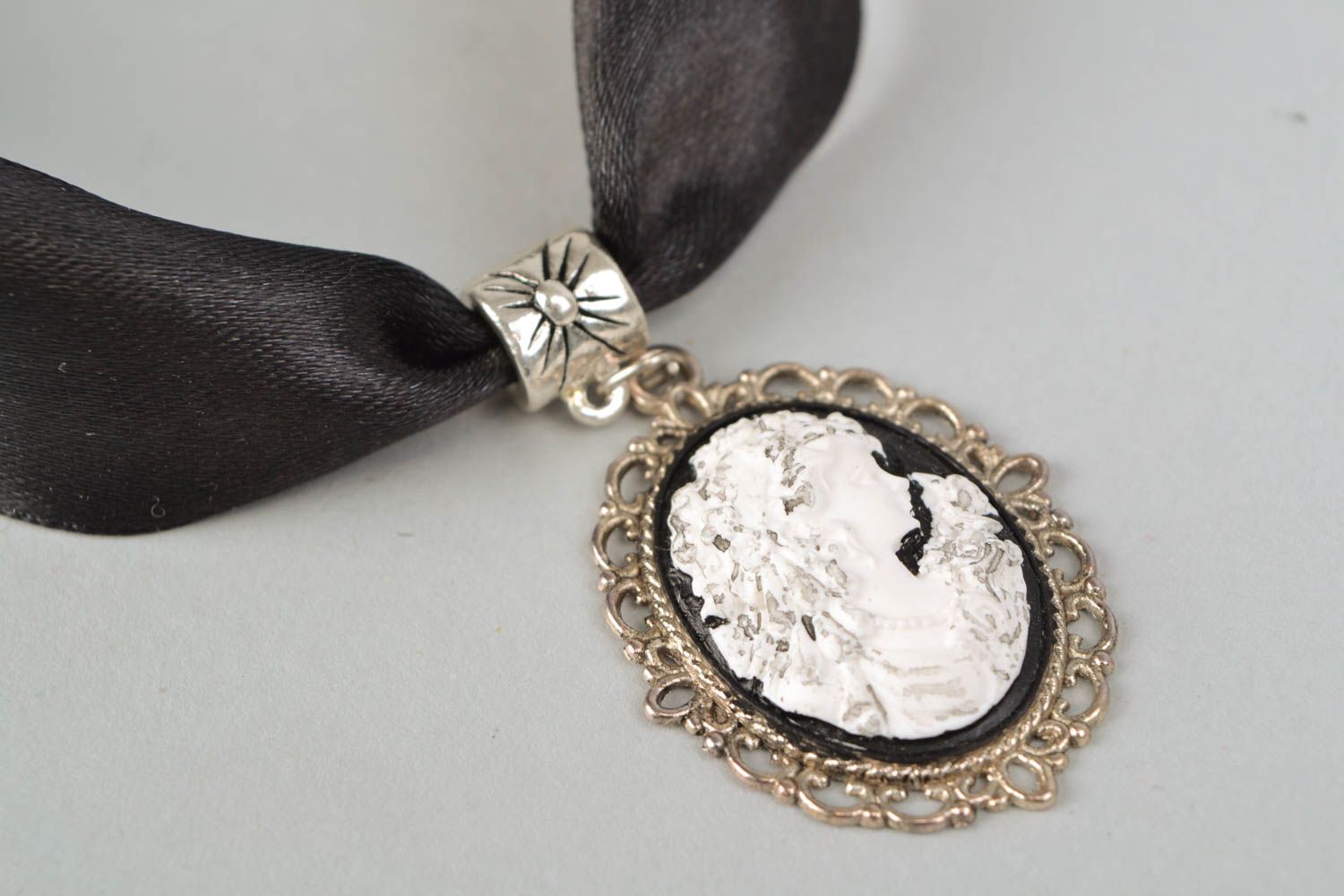 Polymer clay cameo pendant with ribbon photo 3
