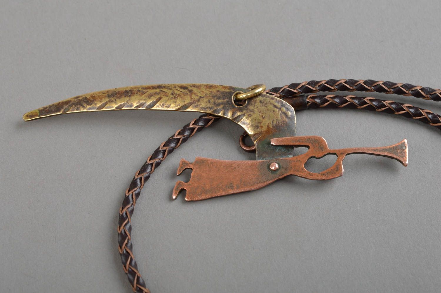 Handgemachter schöner Metall Anhänger Engel Amulett aus Kupfer für Freundin foto 3