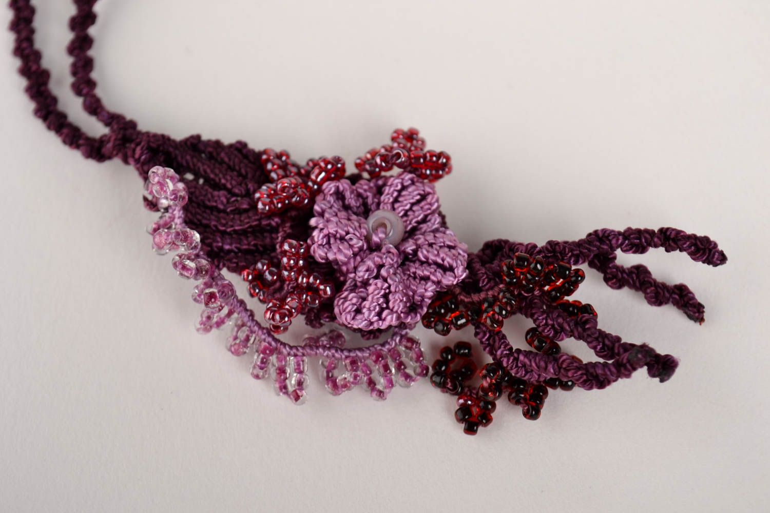 Collar artesanal de hilos morados accesorio para mujeres regalo original foto 2