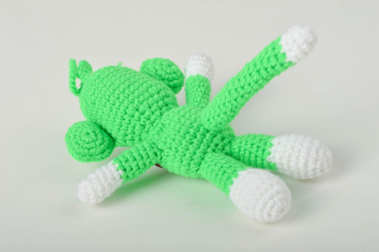 Jouet singe fait main Déco maison vert tricoté au crochet Cadeau original photo 3
