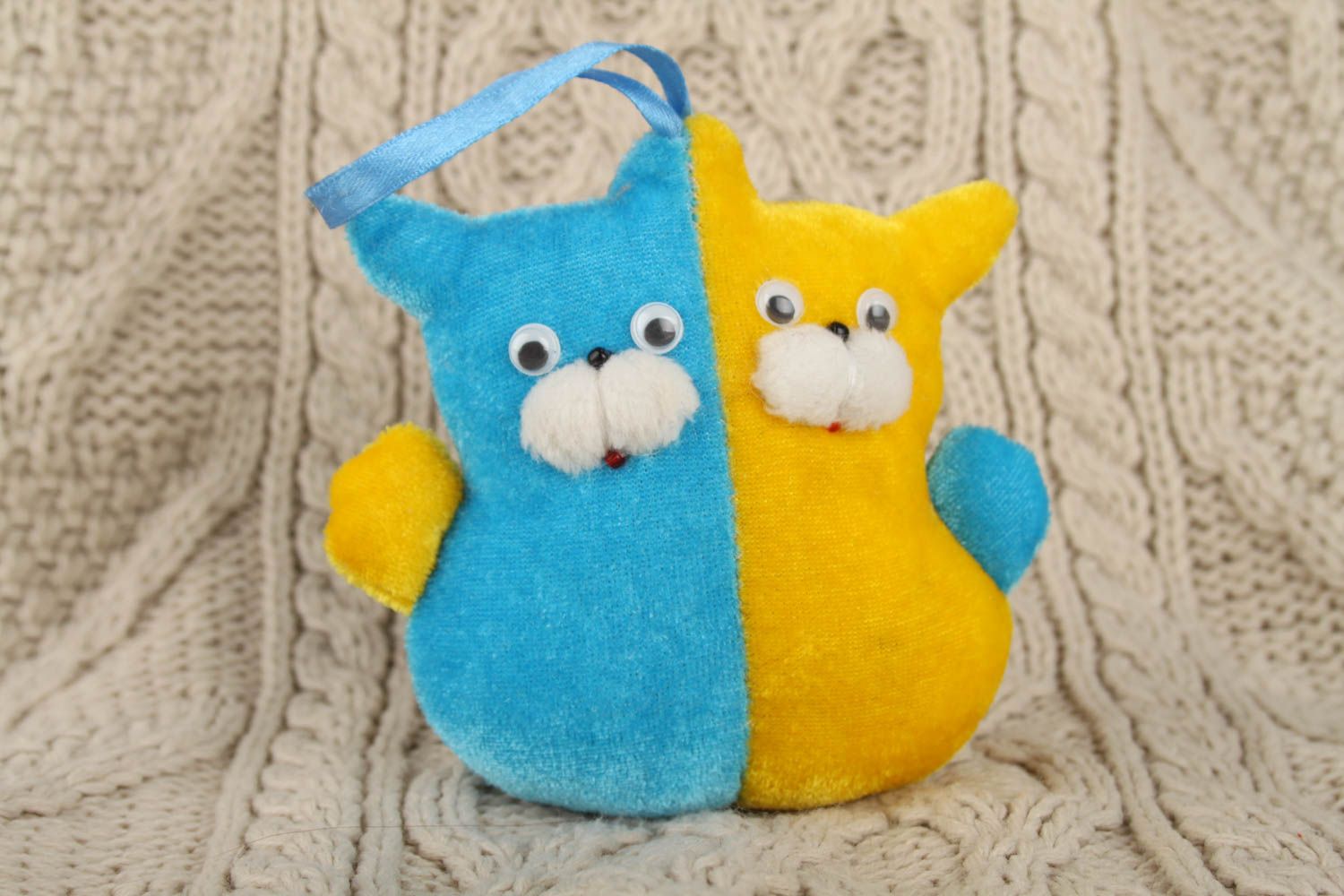 Игрушка кот ручной работы детская игрушка голубая желтая мягкая игрушка фото 1