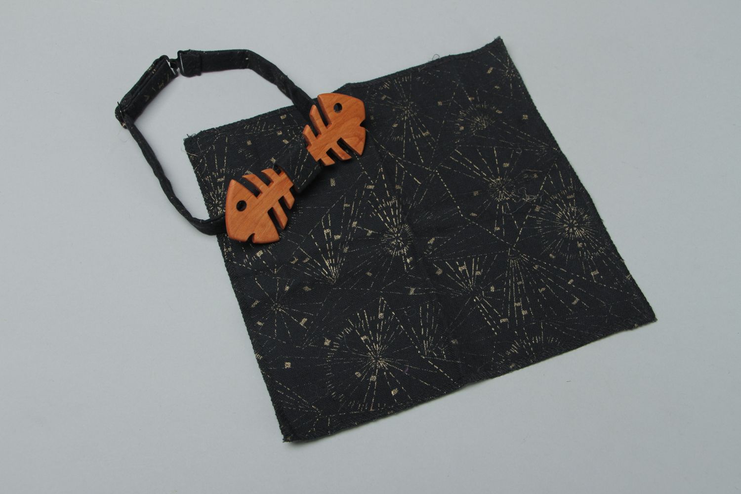 Papillon con fazzoletto fatto a mano cravatta a farfalla di legno da uomo foto 1