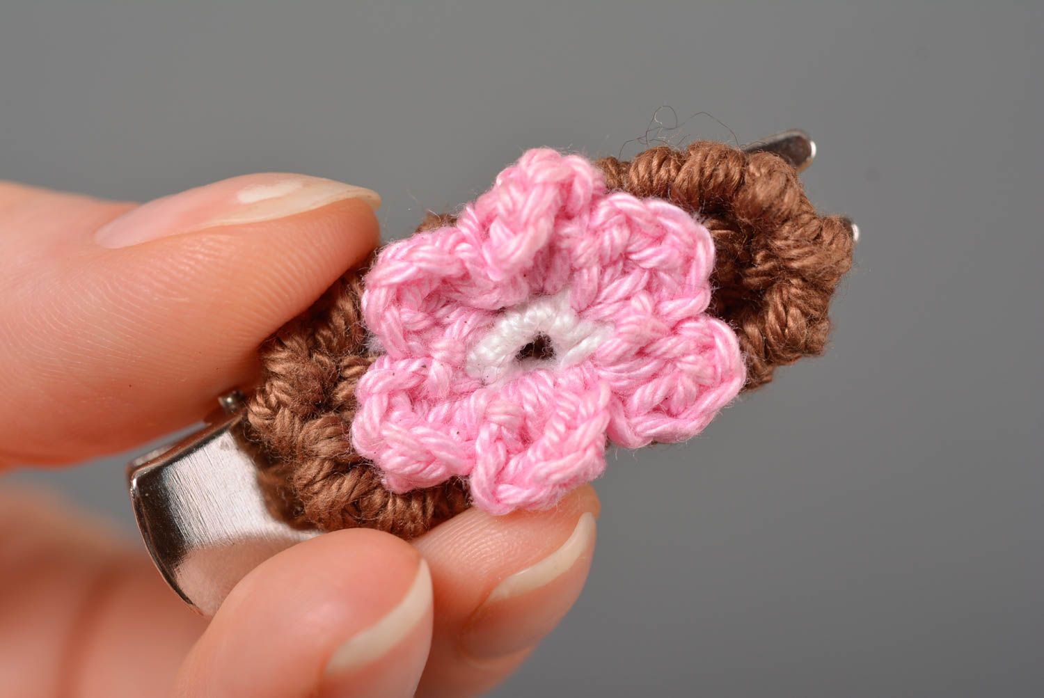 Handmade hair accessory crocheted barrette flower hair clip for women photo 3