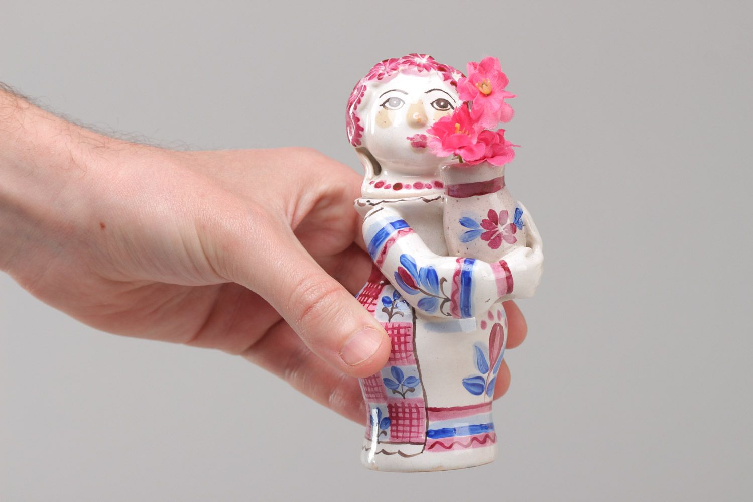 Расписная керамическая статуэтка в виде девушки ручной работы для декора фото 5