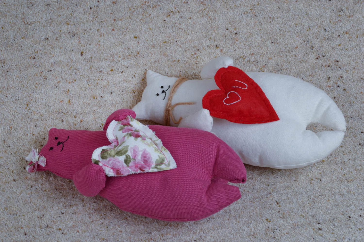 Peluches chats faites main Jouets en tissu rose et blanc Cadeau original 2 pcs photo 5