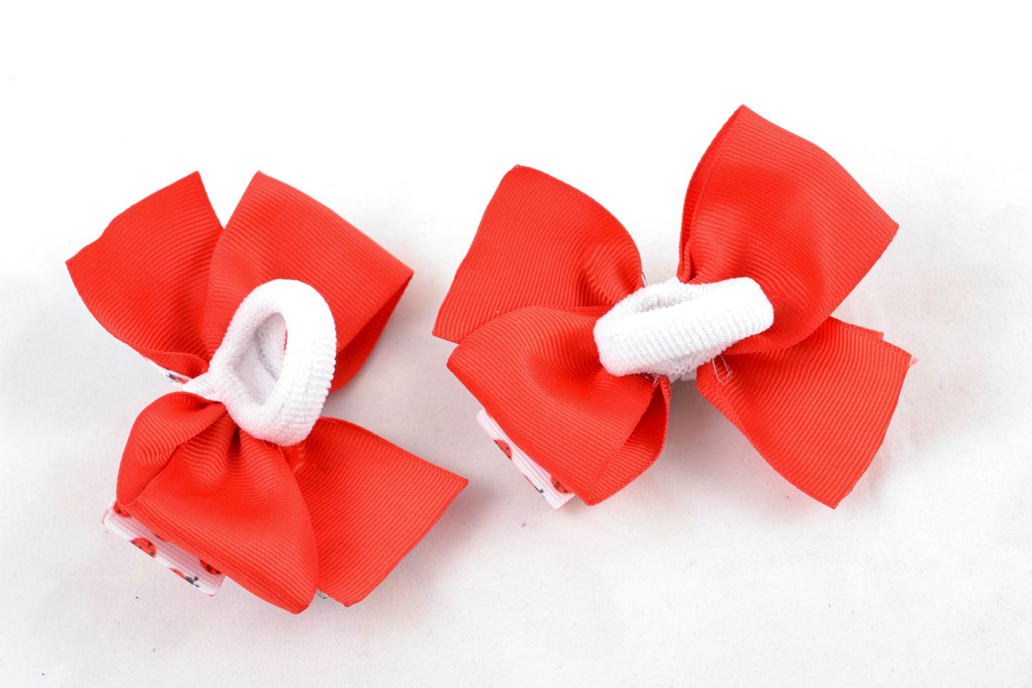 Hair ties with red bows photo 3